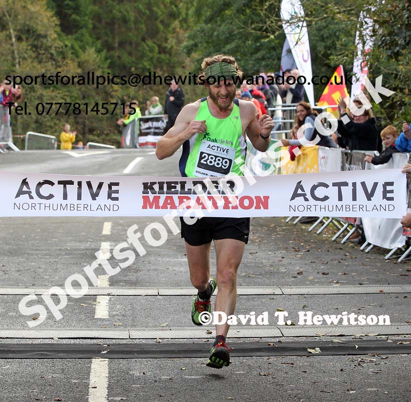 Ceri Rees wins his 3rd Kielder Marathon. Photo: David T. Hewitson/Sports for All Pics